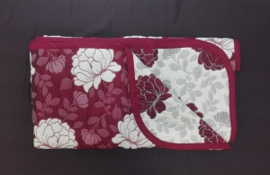 Přehoz bavlna / polyester bordový „Růžičky“ rozmerů: 210 × 230cm