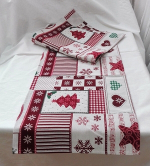 Karácsonyi dekor astalterítő méretei: 35 x 140 cm anyag: pamut