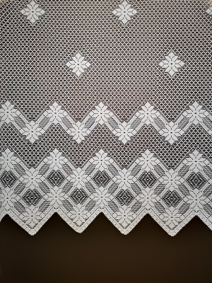 Rövid fehér, fényáteresztő függöny, méterárú Jacquard 24