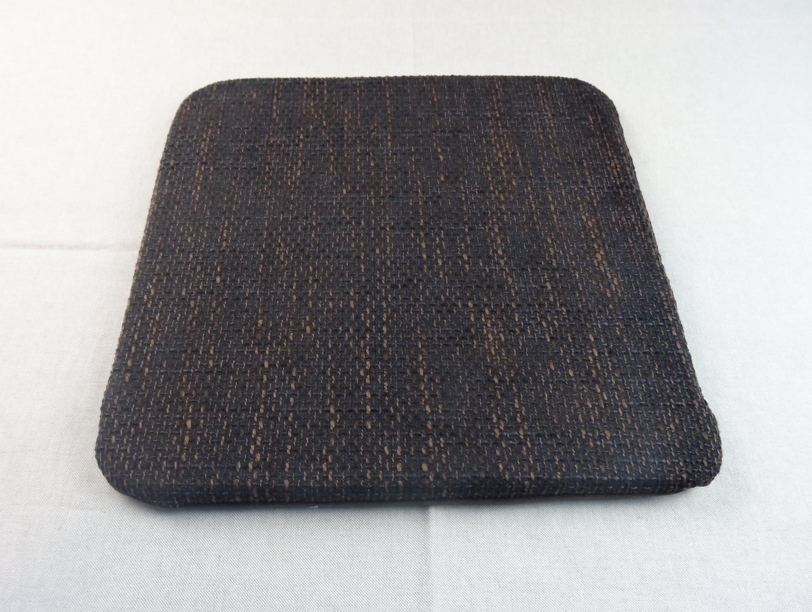 Sedák na stoličku 38×38×2,5cm tmavá