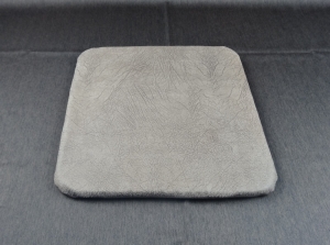 Podsedák na židli rozměrů: 38 × 38 × 2,5cm 
