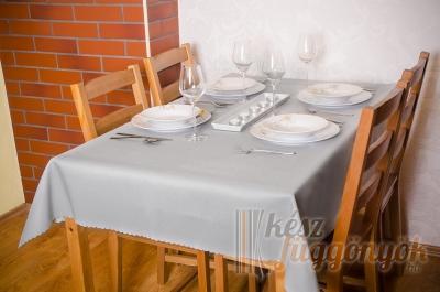 Szürke teflonos asztalterítő, méretei: 120 x 160cm 