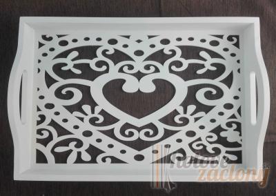 Podnos z dreva rozmerov: 30 × 26 × 6cm 