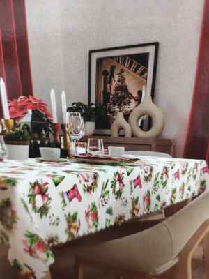 Karácsonyi dekor astalterítő méretei: 220 x 140 cm