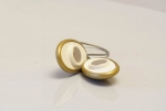 Magnetka ocelová na závěs nebo záclonu ve tvaru: ovál, odstínu: staré zlato a rozměru: 35cm