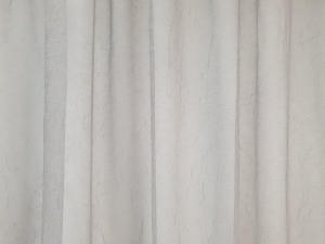 Gyűrt fényáteresztő fehér függöny méterárú 