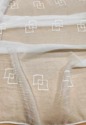 Záclona biela metrážová vyšívana kreš so záťažovým lankom