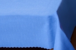 Kék teflonos asztalterítő, méretei: 140 x 140cm 