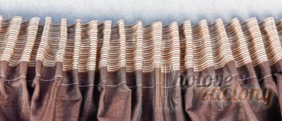 Metrážová organzová záclona bílá se šedým vzorem „CARBONA 290/03“ – moderní elegance