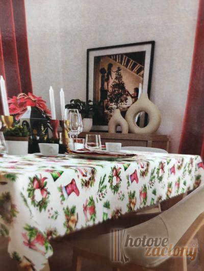 Vánoční ubrus rozmerů: 220 x 140 cm  material: bavlna