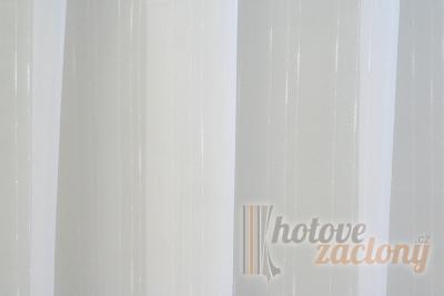 Bílá metrážová voálová záclona DKM 01/1500 – elegantní řešení na míru