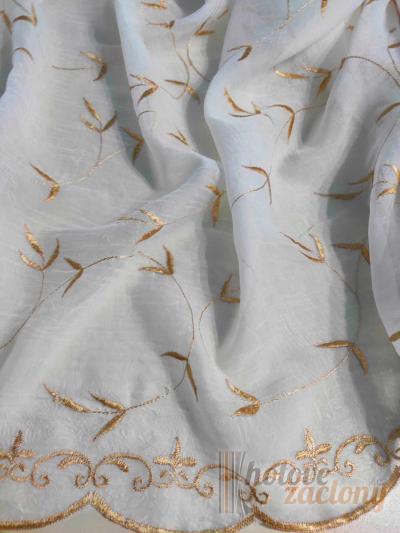 Metrážová bílá krešová záclona – elegantní texturovaná záclona