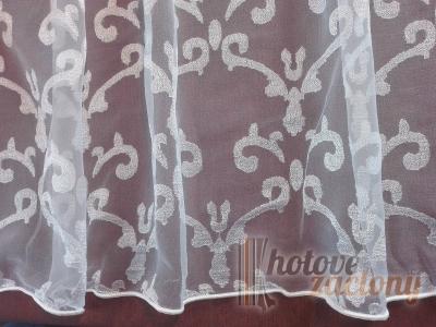 Bílá organza záclona metrážová – jemná a elegantní