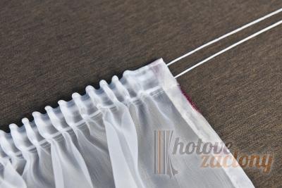 Hotová záclona Žakár „Margaréta“ s našitou řasící stuhou