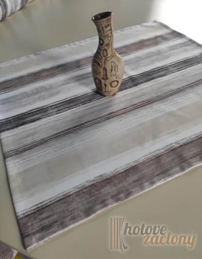 Dekorační ubrus rozměrů: 70 x 70 cm