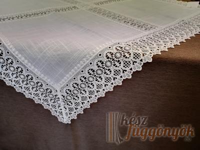 Dekor astalterítő méretei: 85 x 85cm 