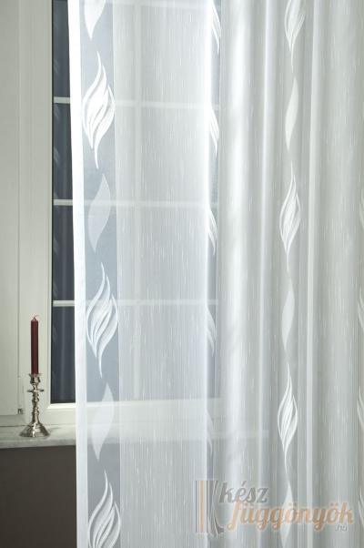 Fehér méterárú függöny fehér mintával – elegáns és finom anyag méretre