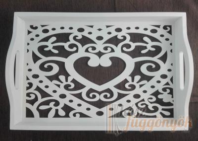 Tálca fábeol, méretei: 30 × 26 × 6 cm 