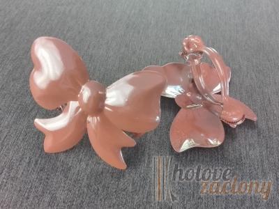 Dekoračný štipec detská izba farba: hnedá tvar: mašlička