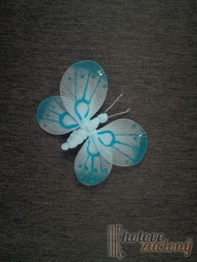 Motílik malý na záclonu odtieňu: modrý