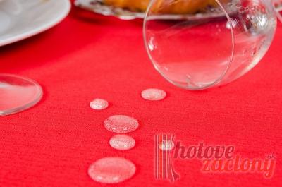 Teflonový obrus rozmerov: 140 x 200 cm "červený"