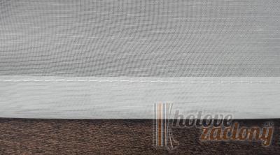 Biela metrážová, žakarová záclona s bielou bordúrou na spodku vlny